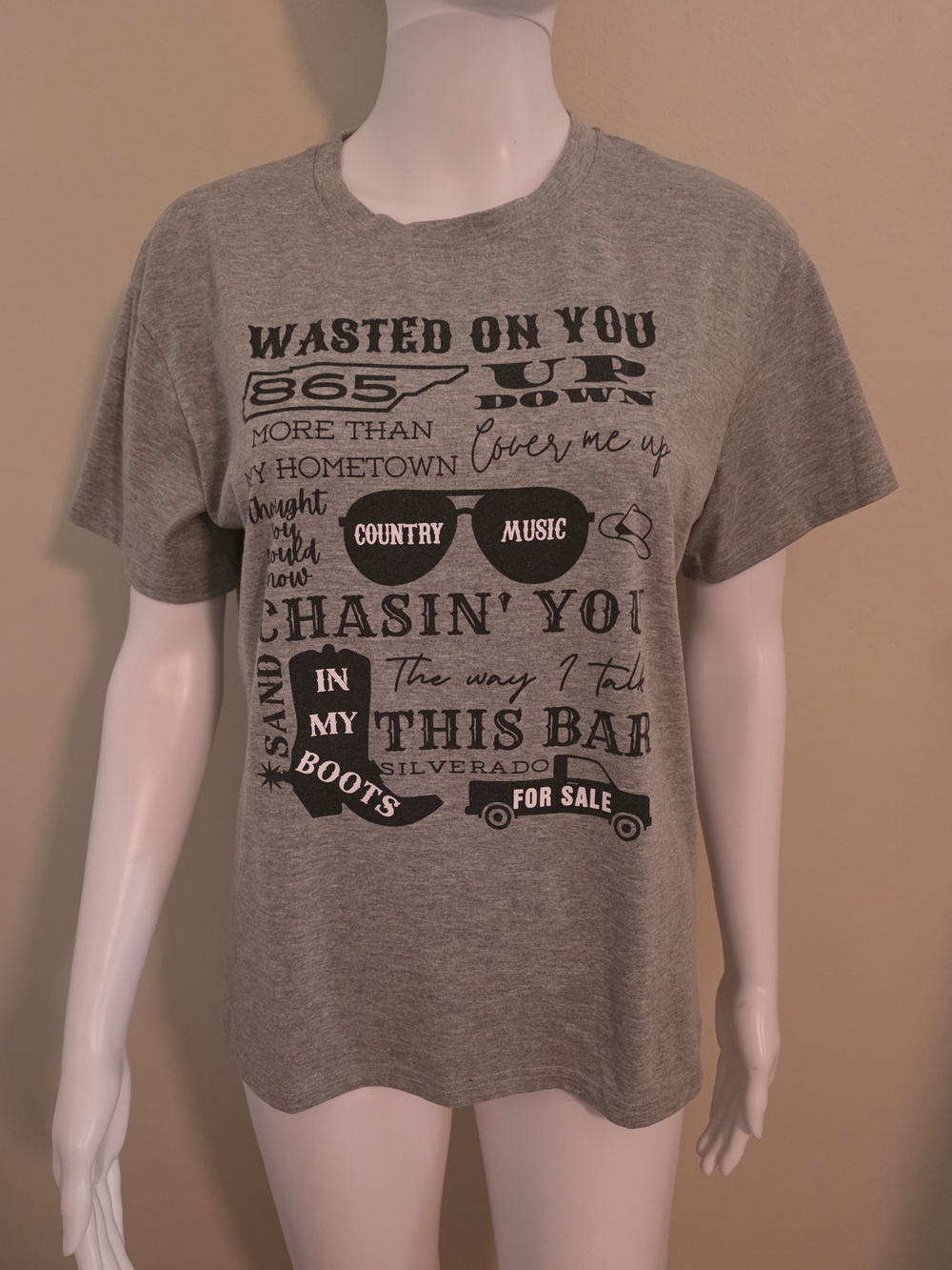 Gray Graphic Country Music Short Sleeve T-Shirt Woman's Size Small.